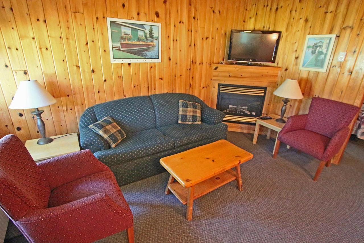 Colonial Bay Motel And Cottages Huntsville Exterior foto